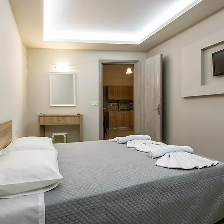 Irene & Aparthotel 3*